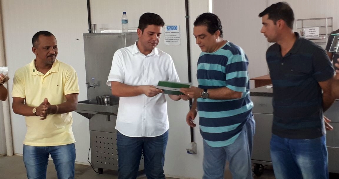 Ministério da Agricultura oficializa exportação de carne suína do Acre para a Bolívia através da Dom Porquito
