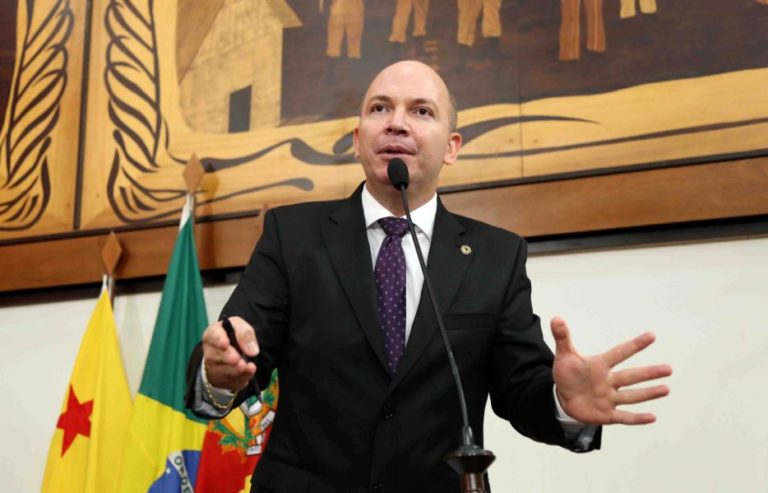 “Estou aqui como governo, mas vou defender o interesse da população”, diz Gehlen Diniz