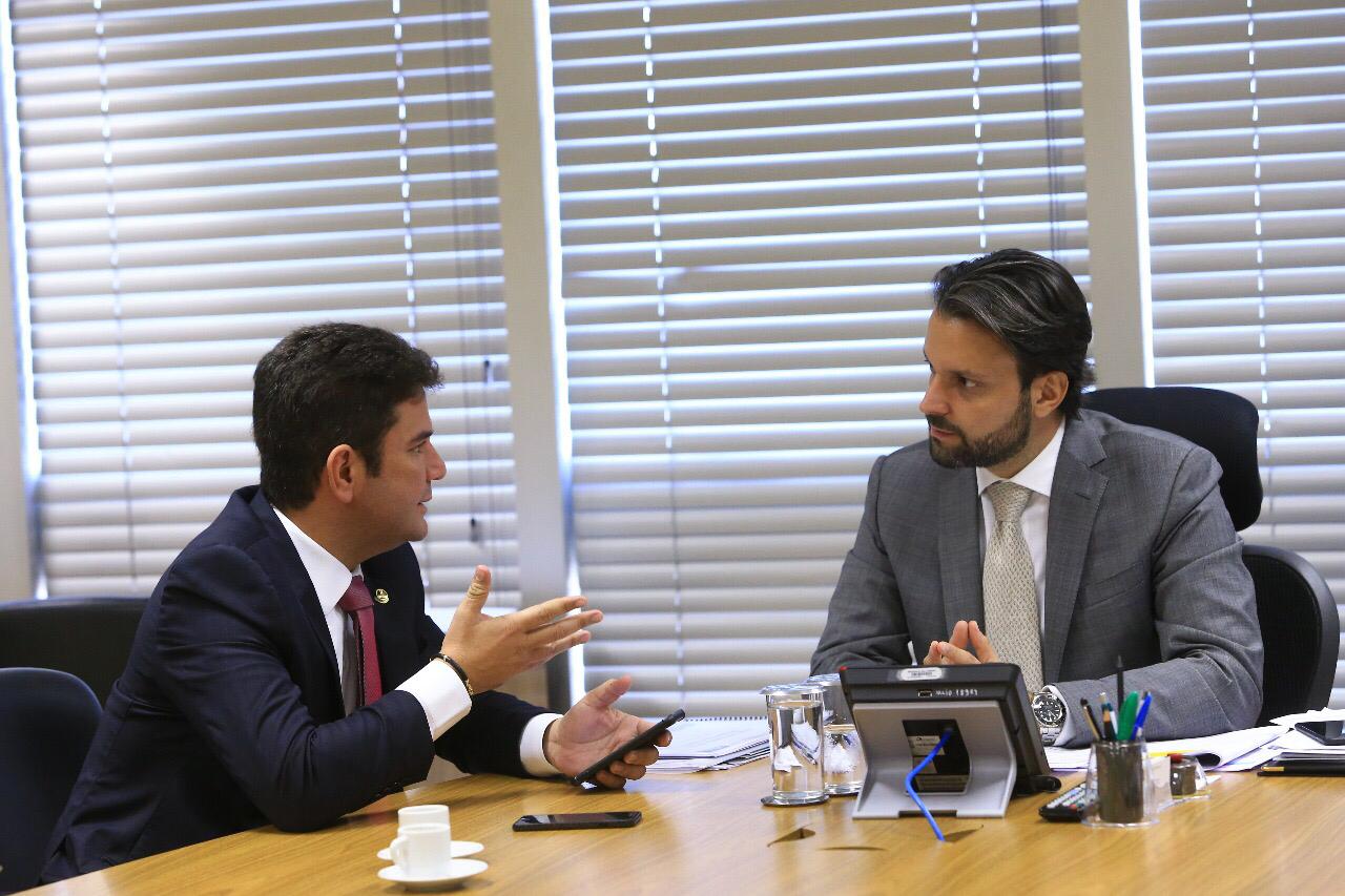 Durante recesso, Gladson Cameli garante liberação de recursos para o Acre em ministérios