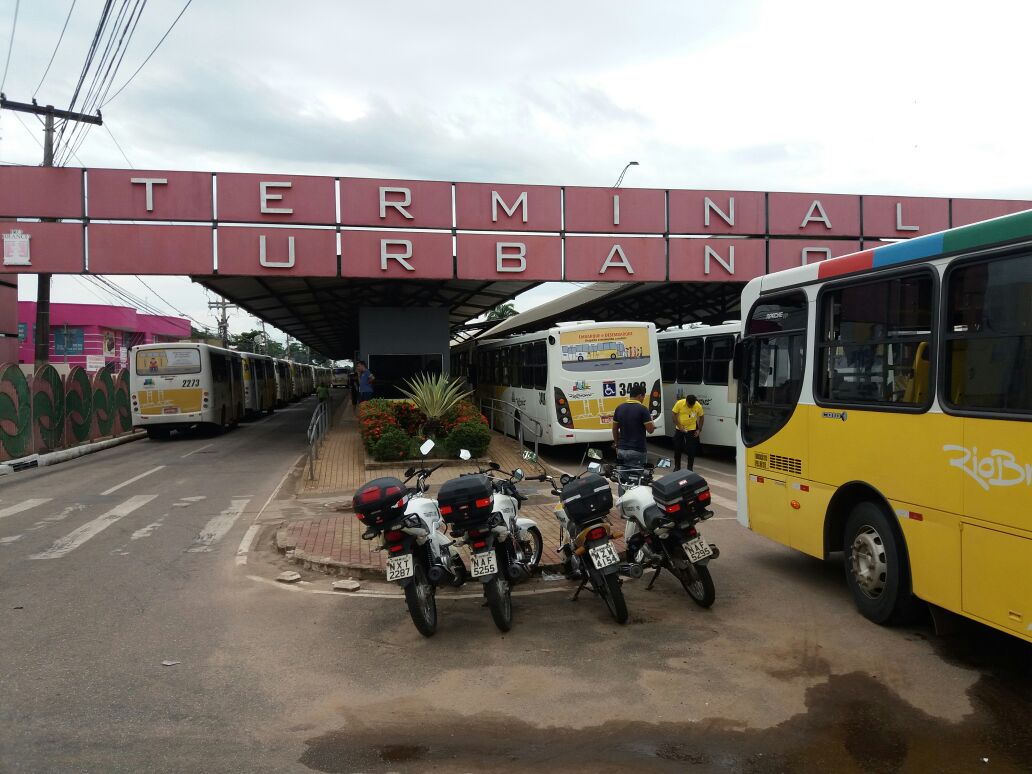 Após assalto no bairro Liberdade, motoristas de ônibus realizam paralisação e exigem segurança