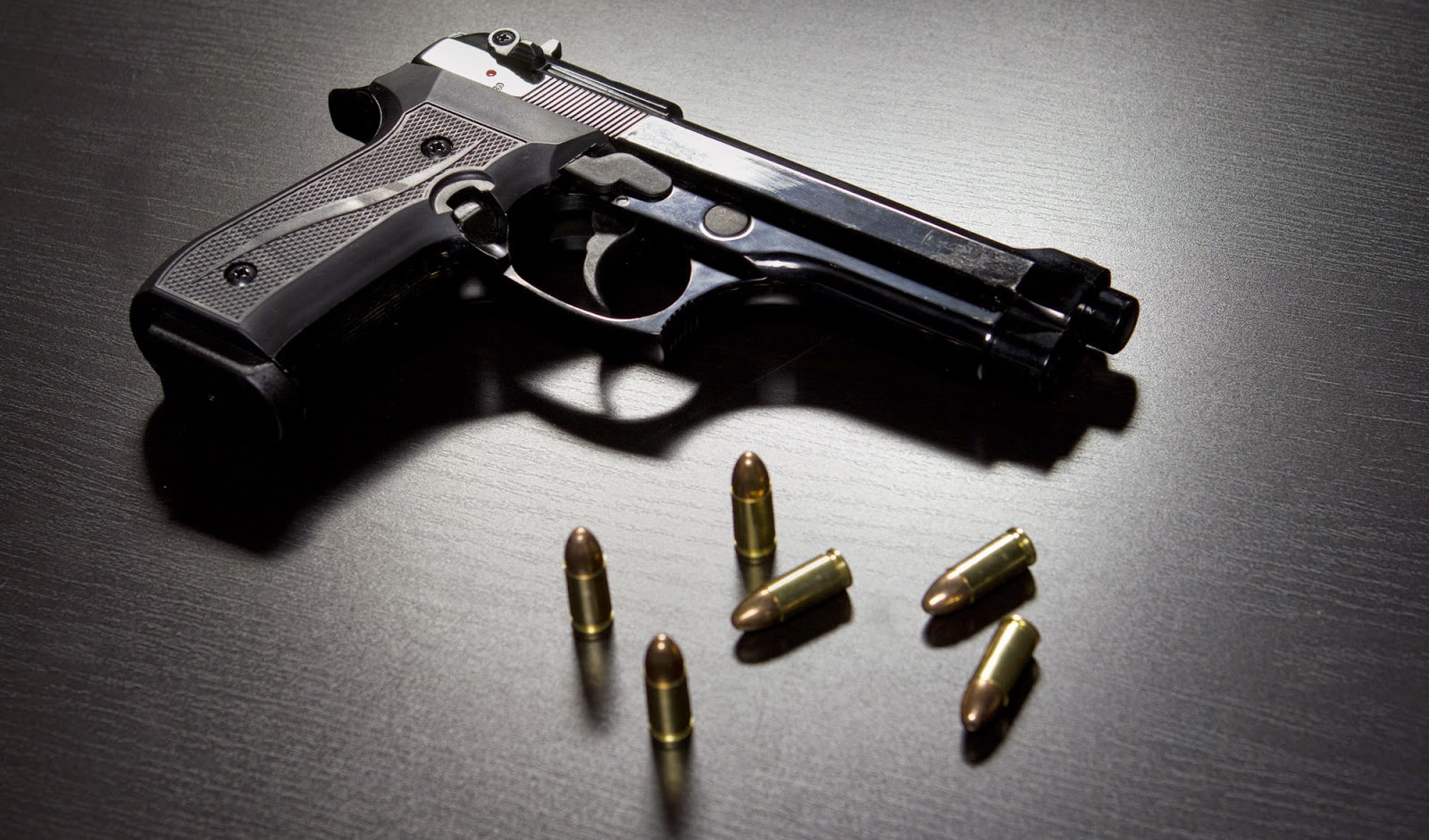 Polícia Militar apreende arma, munições e drogas durante operação na Baixada da Sobral