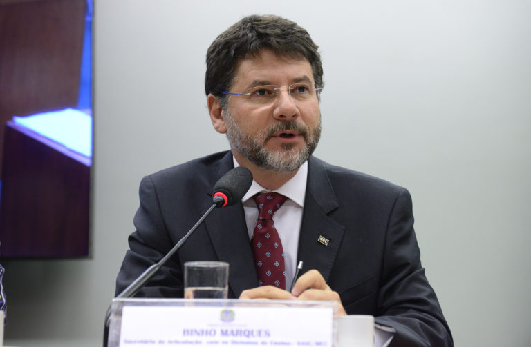 Binho se oferece para ser secretário de Educação caso Zen seja eleito prefeito da Capital