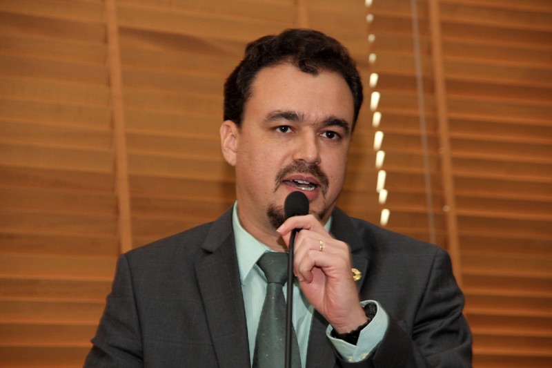 Líder do governo na Aleac, Daniel Zen diz que governador não sabia de corte de salário dos PMs