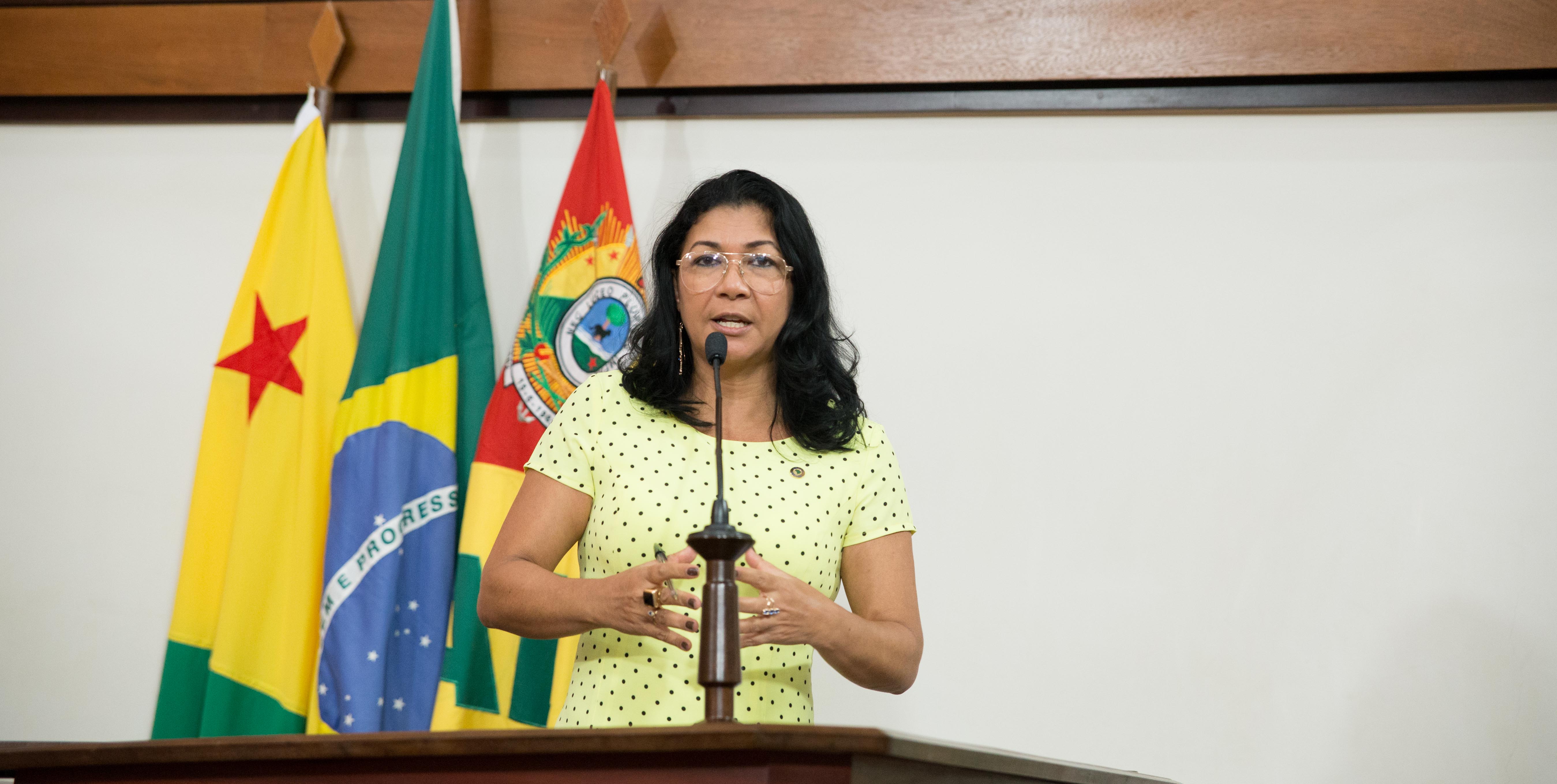 Eliane Sinhasique lamenta que Acre tenha a maior taxa de gravidez na adolescência