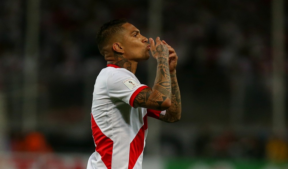 Pena do atacante Paolo Guerrero é reduzida para seis meses