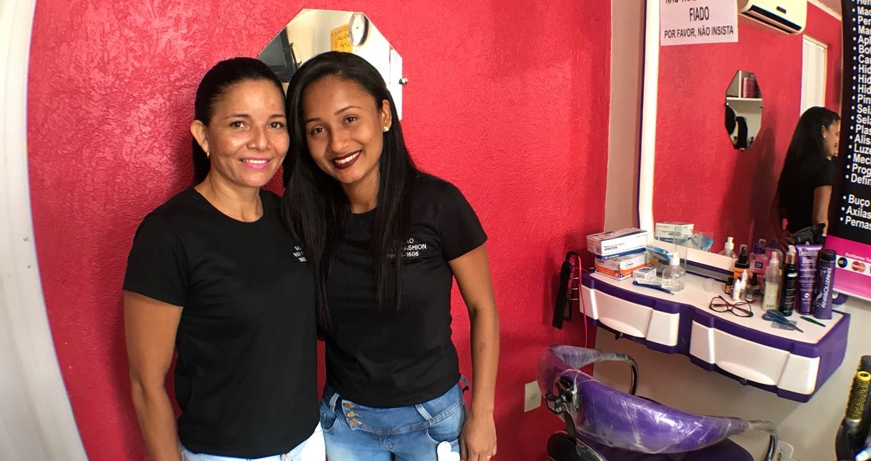 Empreendendo, mãe e filha montam salão de beleza e conquistam clientes