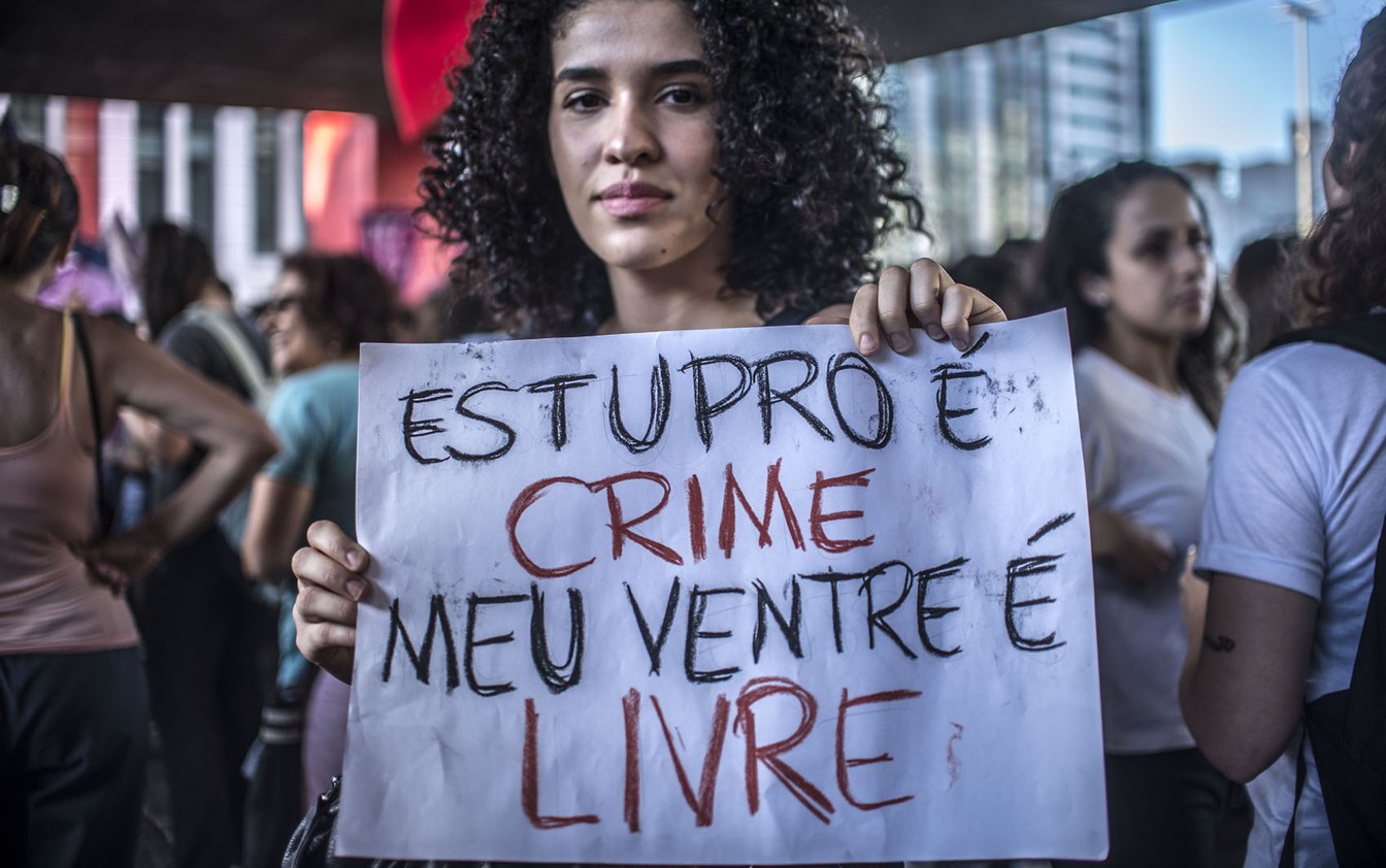 Quase metade dos brasileiros conhece uma mulher que fez aborto, diz pesquisa