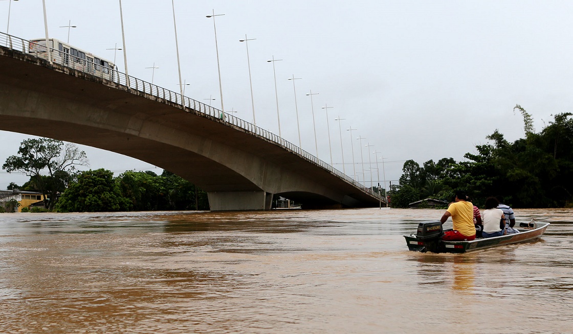 Em menos de 24 horas, Rio Acre registra aumento de quase 3 metros
