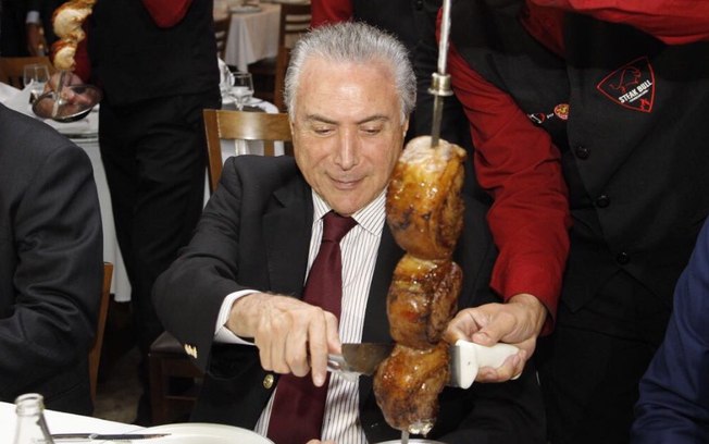 12 momentos em que a política brasileira foi mais engraçada que a piada do pavê