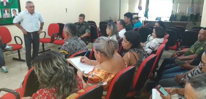 Prefeito Zum reúne representantes de instituições para tratar sobre possíveis enchentes em 2018