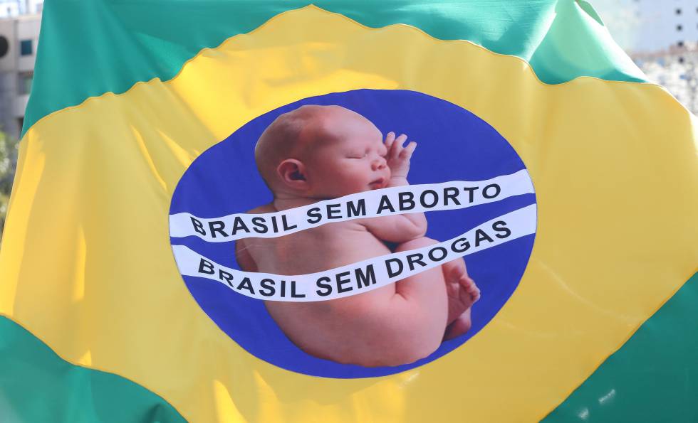 Pobres contra o aborto, ricos a favor das armas: as classes dividem os conservadores
