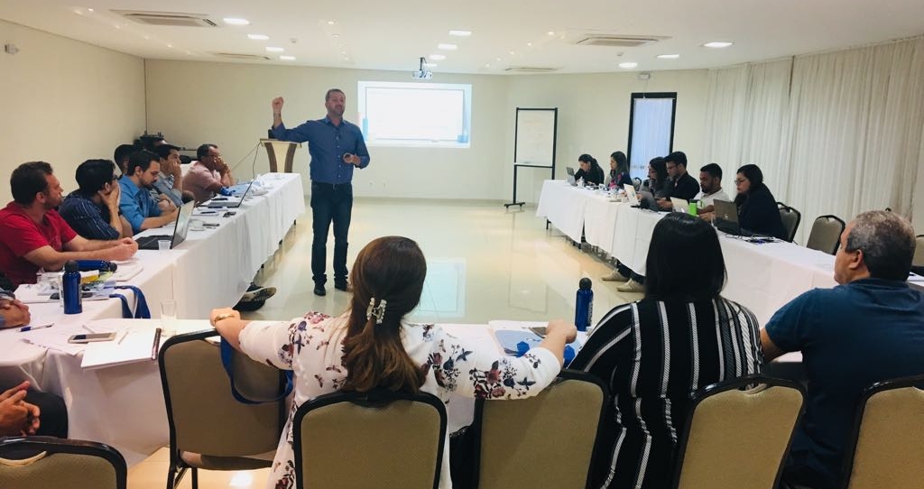 Investindo em qualidade, FAAO realiza formação com professores e gestores