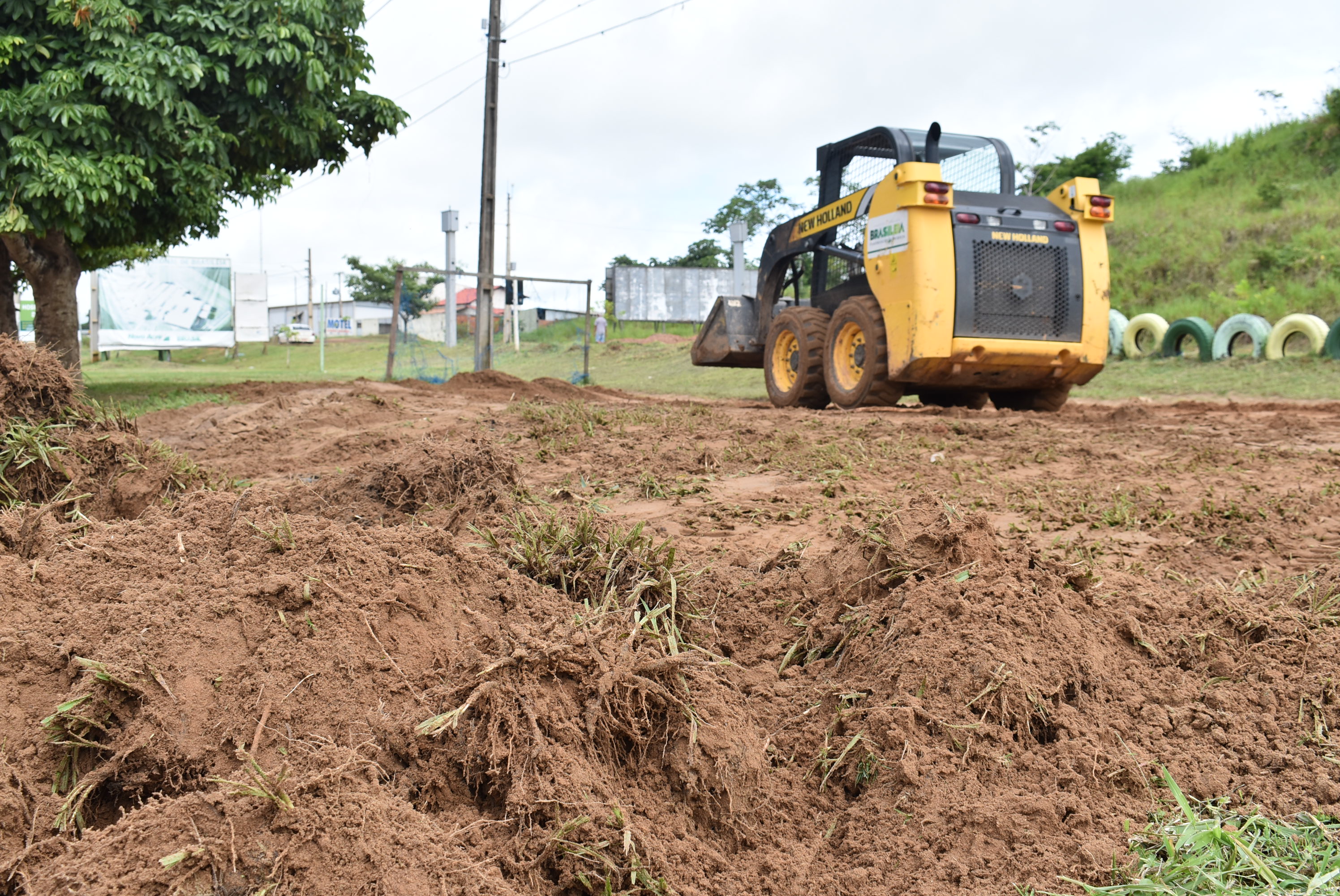 Brasileia inicia a Operação Bairros com limpeza e manutenção no município