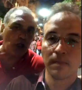 Deputado acreano vira comentarista em Porto Alegre durante passeata em defesa de Lula