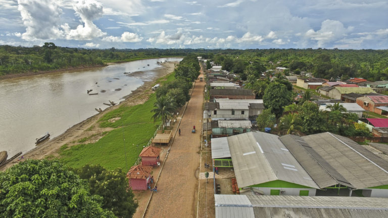 Cidade do AC já está vacinando pessoas contra a covid-19 a partir de 18 anos sem comorbidade