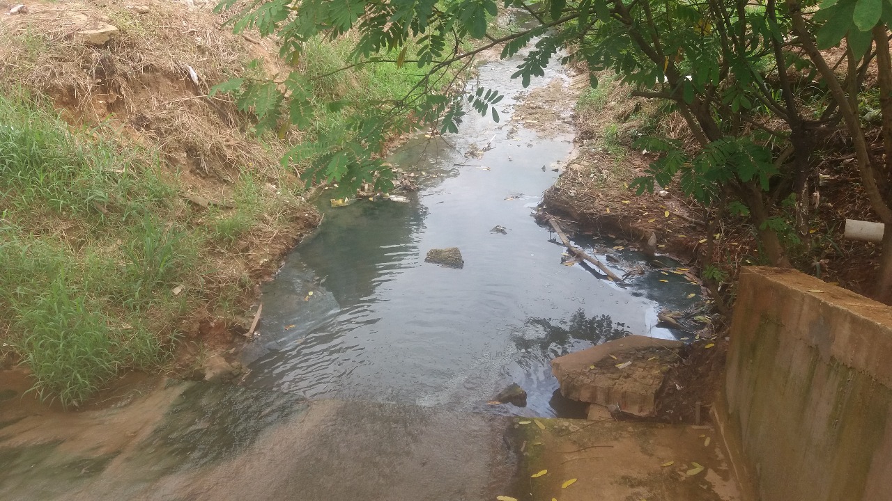 Moradores do Mocinha Magalhães denunciam abandono por parte da prefeitura
