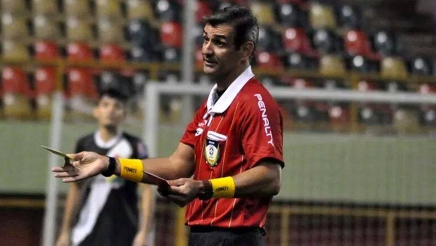 Acreano Carlos Ronne apita partida de volta entre Princesa do Solimões x Interporto