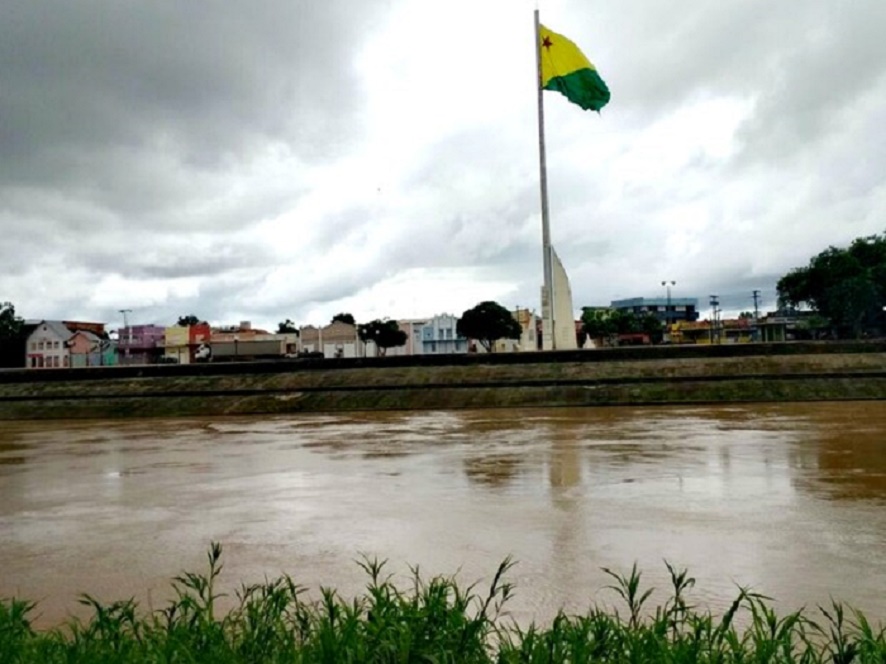 Sexta-feira: clima quente, com chuvas passageiras em todo o Acre, revela Davi Friale