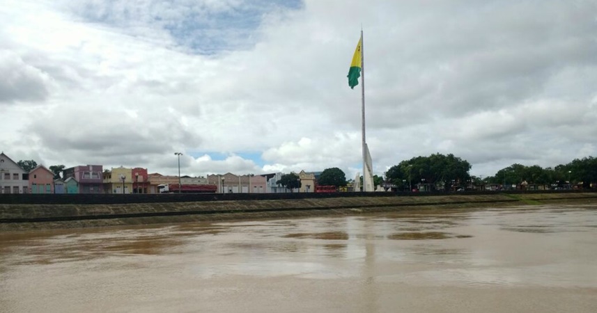 Nível do Rio Acre sobe mais de 20 centímetros em menos de três horas na manhã desta quarta-feira
