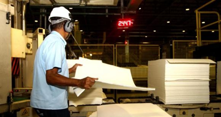 Produção industrial cresce 0,2%, segundo o IBGE