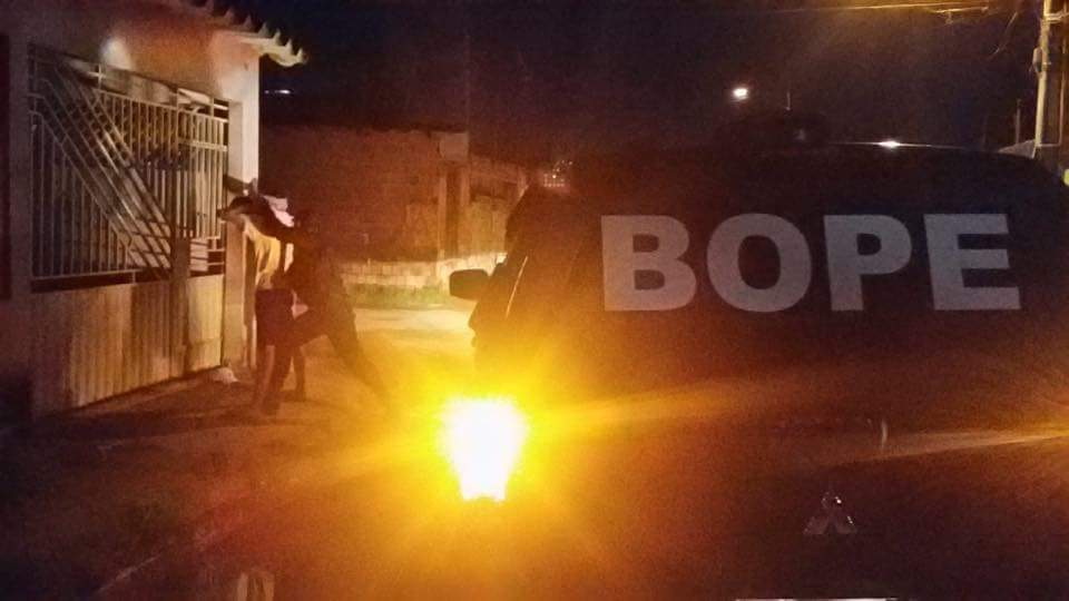 Populares rendem assaltante no Belo Jardim até a chegada de homens do Bope