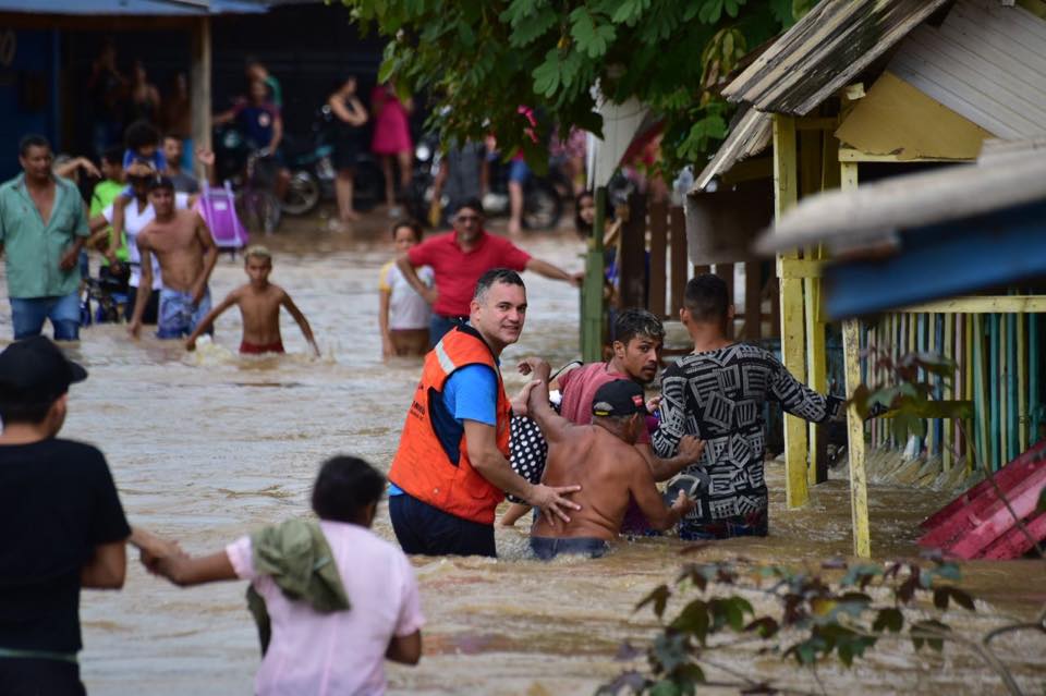 Prefeito Marcus Alexandre decreta estado de emergência em Rio Branco após enchentes