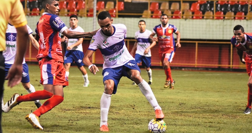 Semifinais agitam o Campeonato Acreano de Futebol nesta quarta-feira