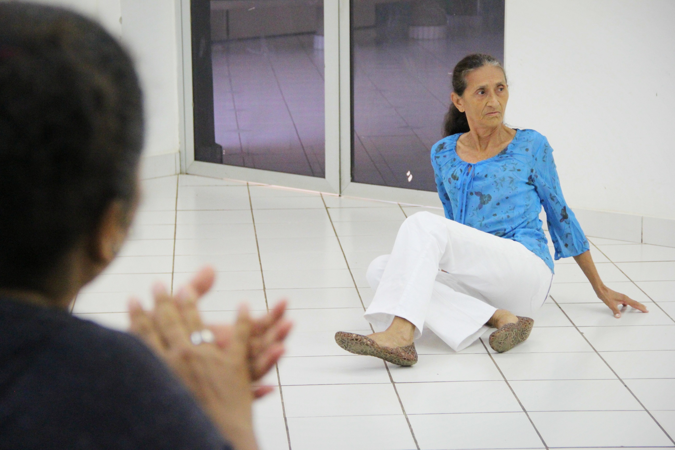 Com ajuda do IEL, idosa de 70 anos começa estágio no Governo do Estado