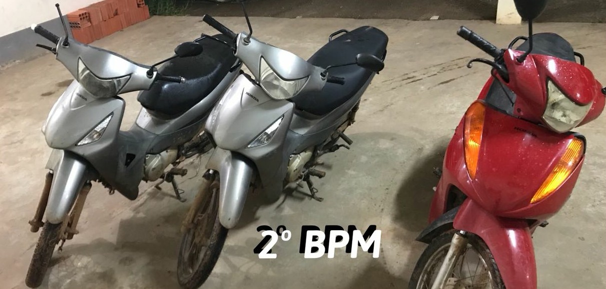 PMAC apreende dois adolescentes com arma de fogo e três motocicletas roubadas