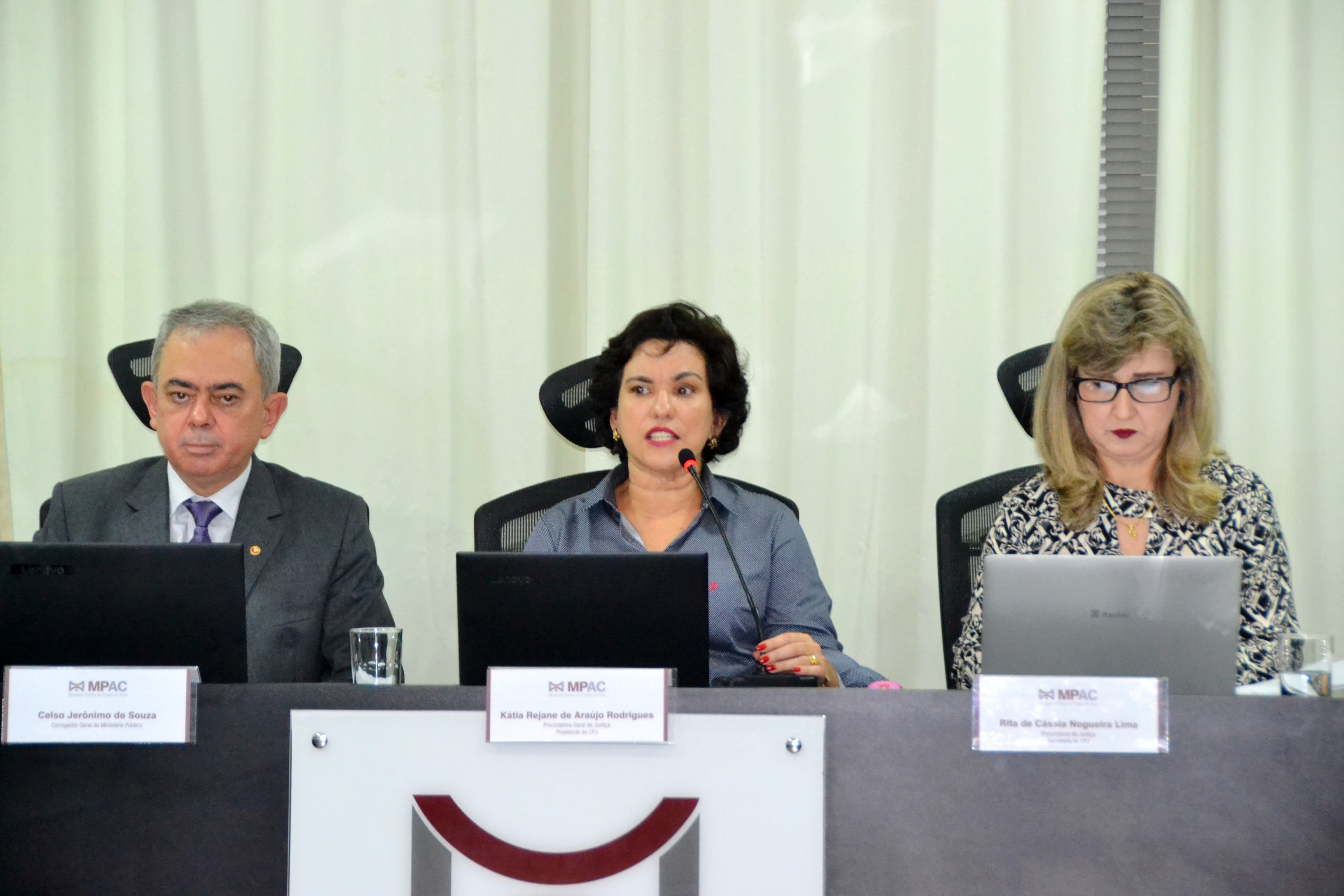 Kátia Rejane preside 1ª Sessão do Colégio de Procuradores, instância máxima do MP acreano