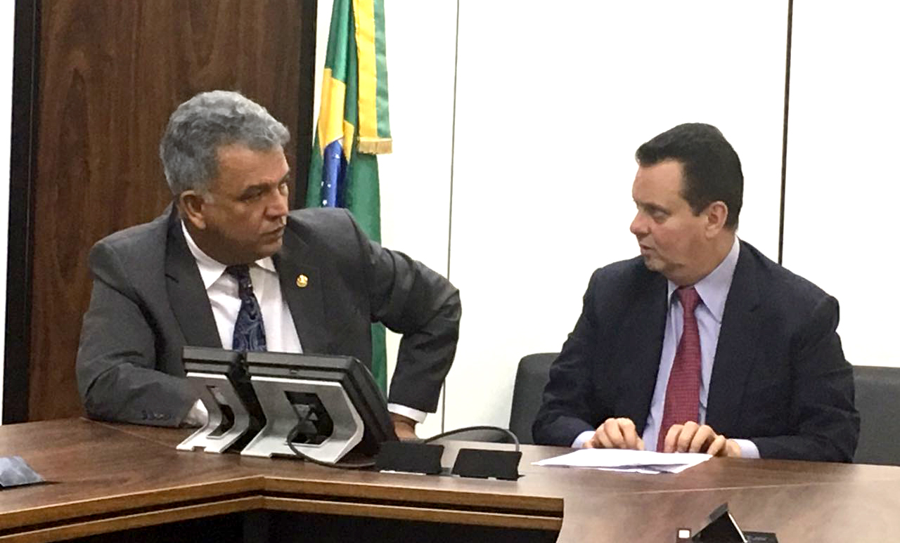 Petecão anuncia “Internet para todos” e comunidades receberão banda larga de alta velocidade