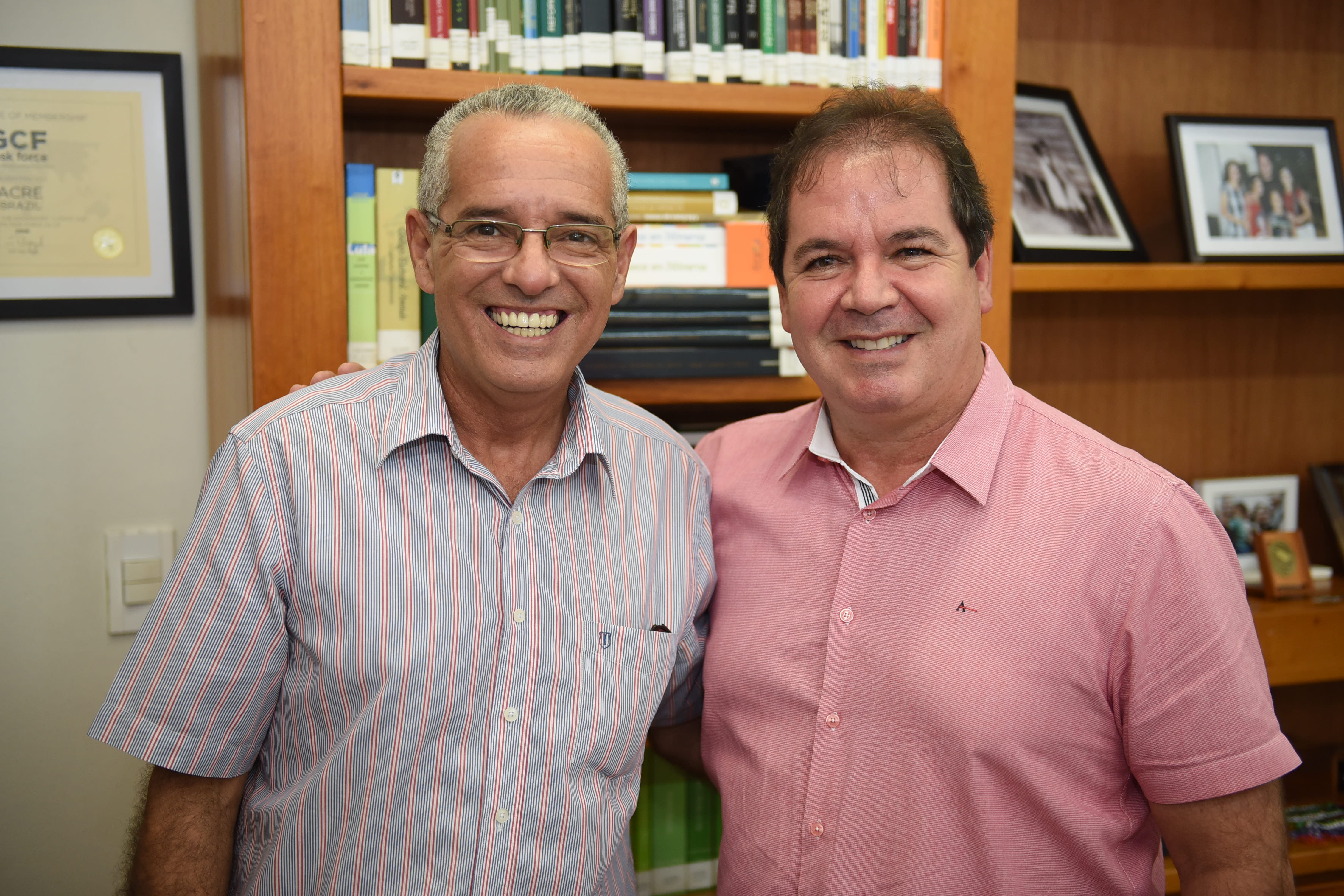 Tião Viana nomeia amigo petista com salário de quase R$ 20 mil no Governo