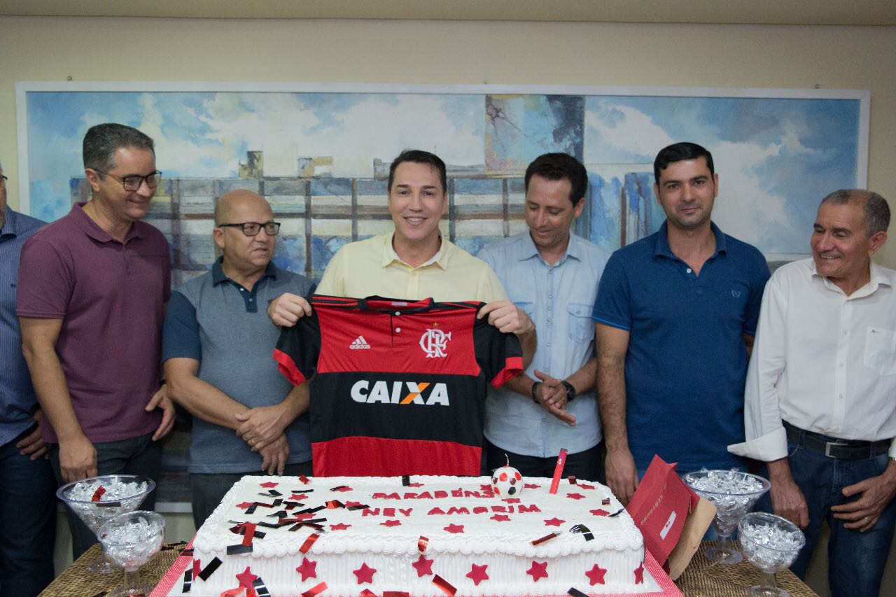 Servidores da Aleac e deputados fazem festa de aniversário para Ney Amorim; “eternamente grato”