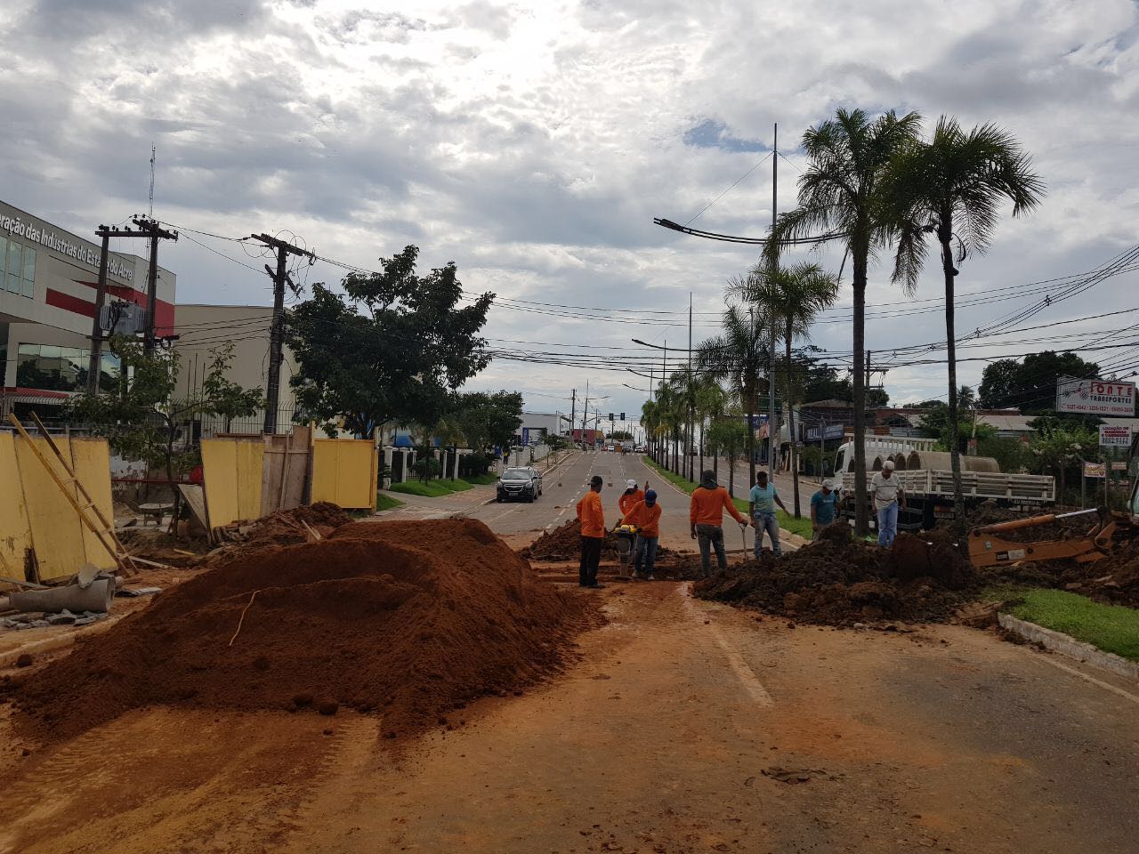 Avenida Ceará ficará interditada até quarta-feira para obra de drenagem