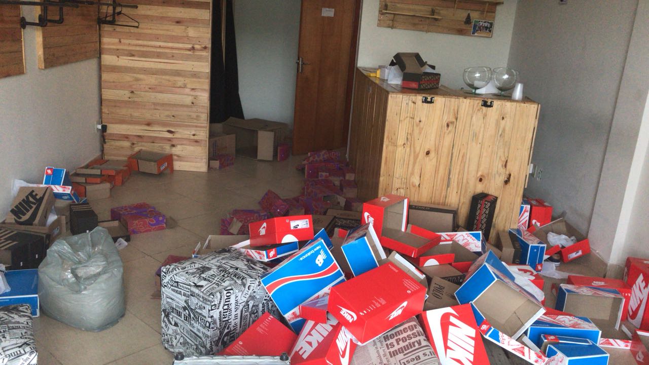 Empresário fecha as portas pela segunda vez após ter loja saqueada na Estação Experimental
