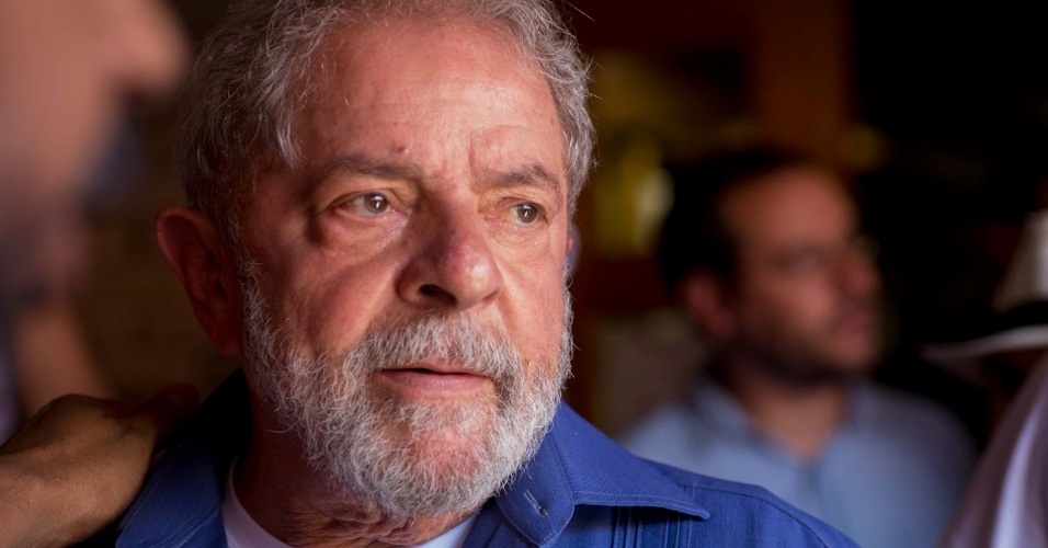 Defesa de Lula tem até terça-feira para recorrer no processo do triplex