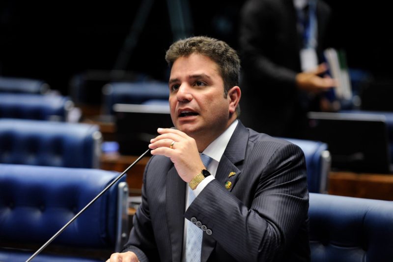 “Se preocupam comigo e esquecem de cuidar do povo”, diz Gladson