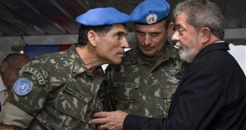 “Exército não é preparado para enfrentar o narcotráfico”, diz Lula sobre intervenção federal