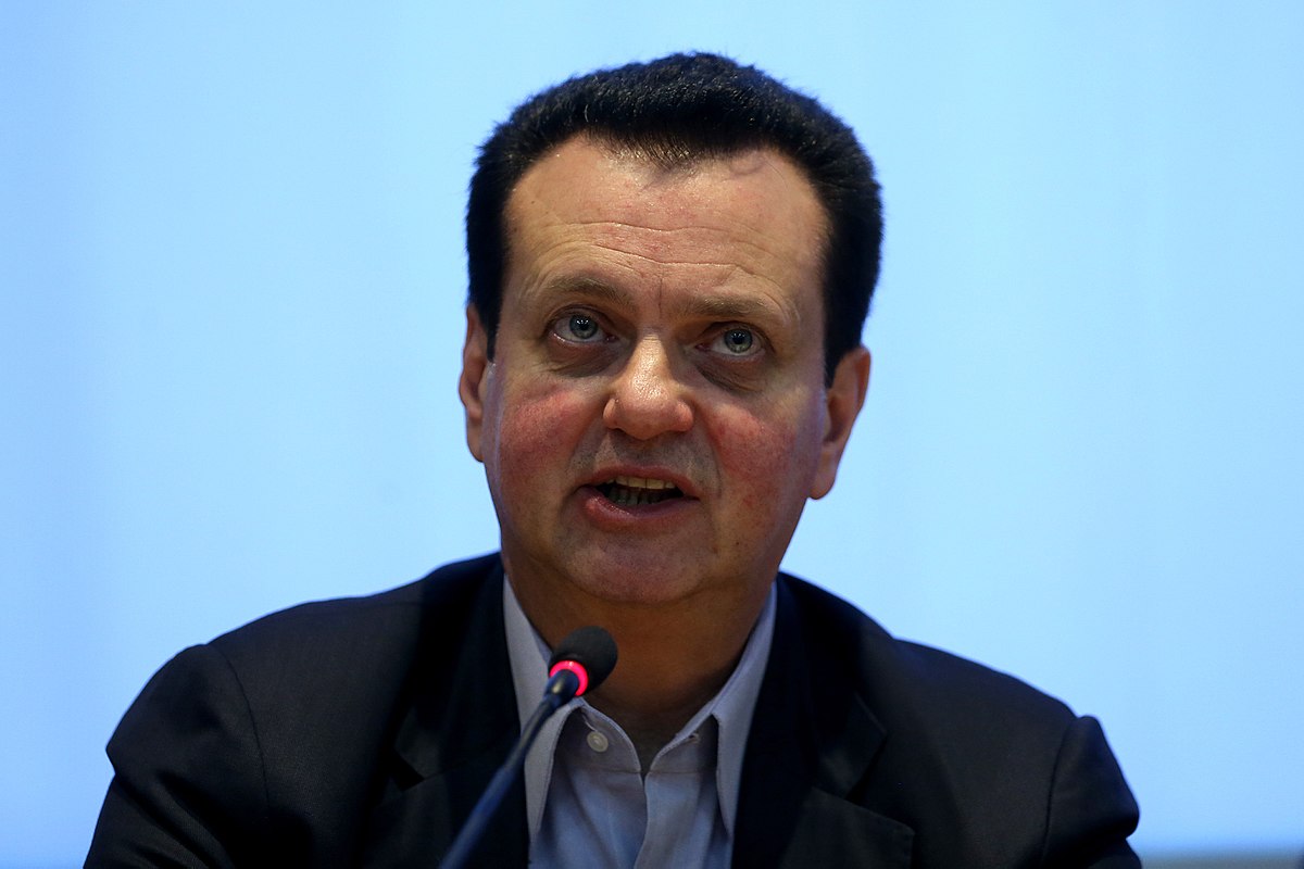 Ministro Gilberto Kassab lança programa de inclusão digital no Acre; saiba onde e quando
