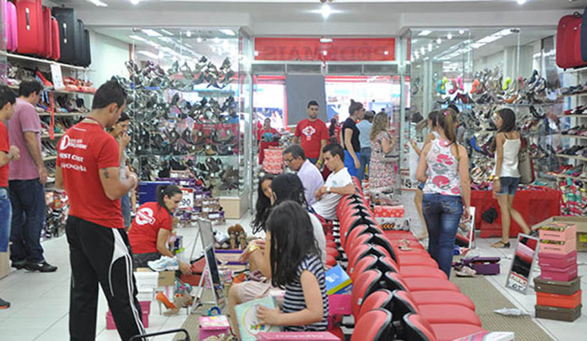 Comércio varejista cresce 0,9% de dezembro para janeiro