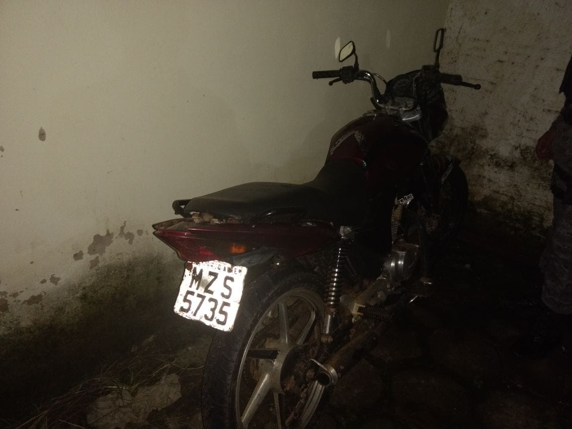 Polícia Militar recupera moto roubada no bairro Preventório