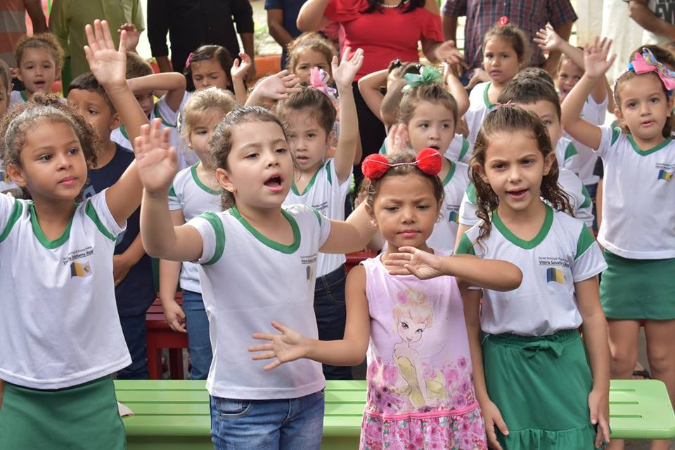 Após passar por 2 grandes enchentes, escola Vitória Salvatierra inicia ano letivo 2018 reformada