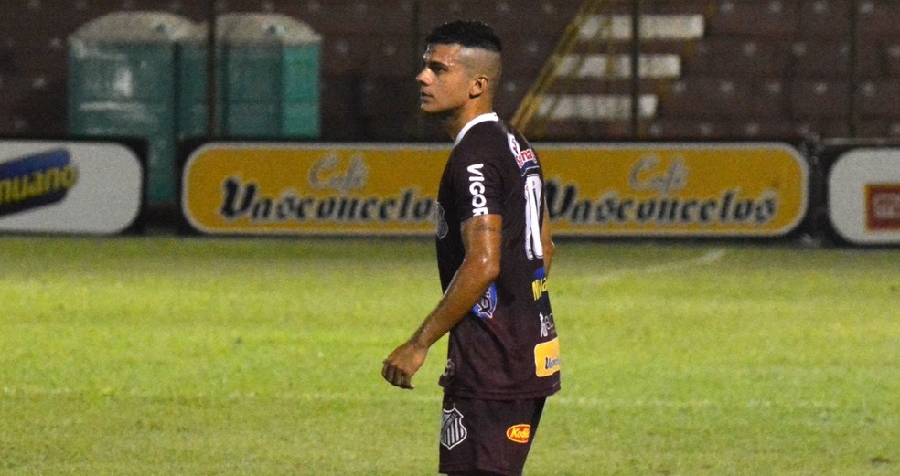 Do Acre para o Campeonato Paulista: conheça Sandrinho, jogador que ‘salvou’ clube paulista