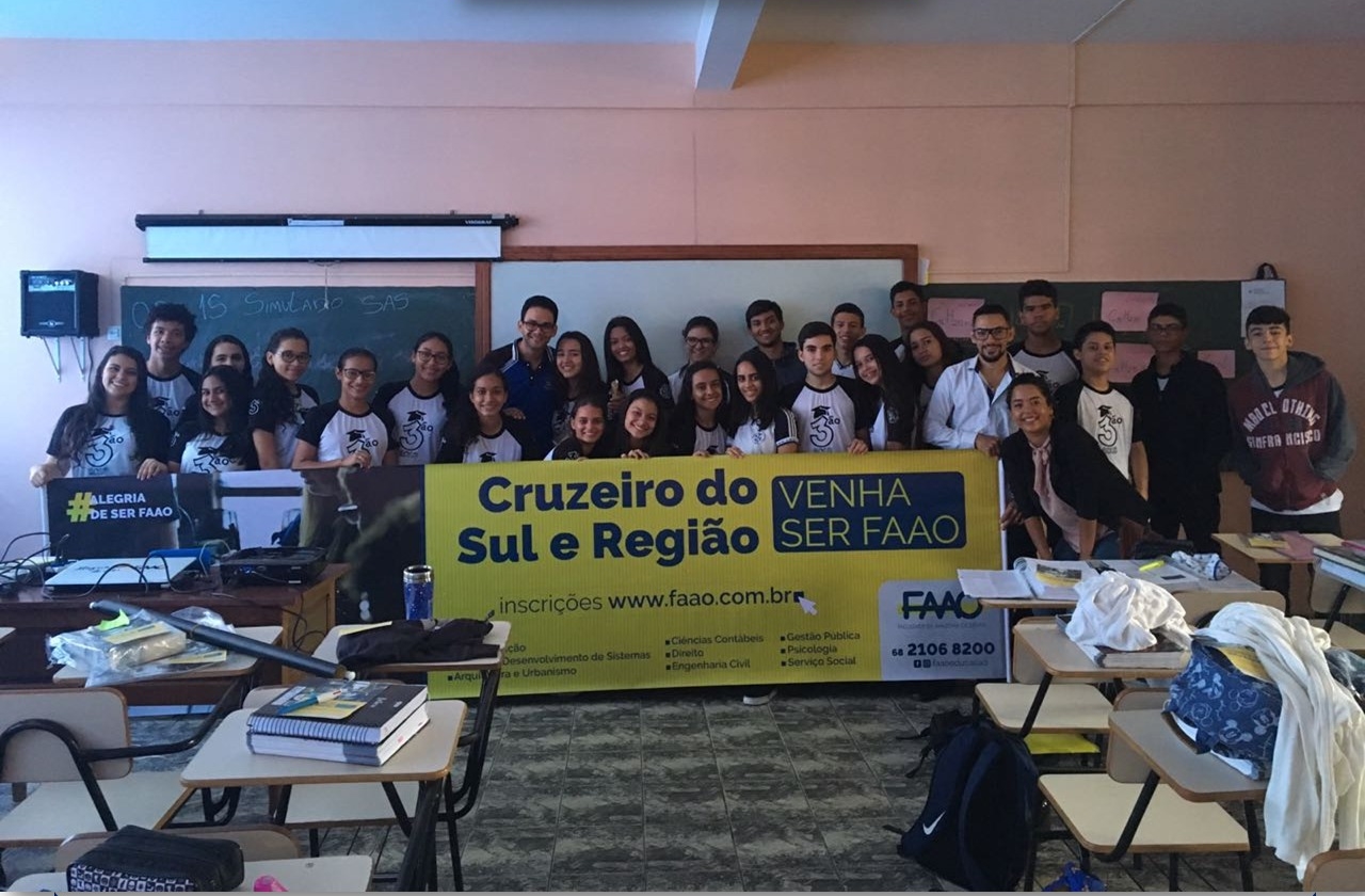 Em Cruzeiro do Sul, professores da FAAO divulgam cursos de graduação para escolas de ensino médio