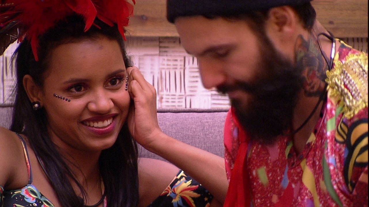 Gleici quer apresentar sua família para Wagner: “Você vai conhecer minha mãe, tá?”