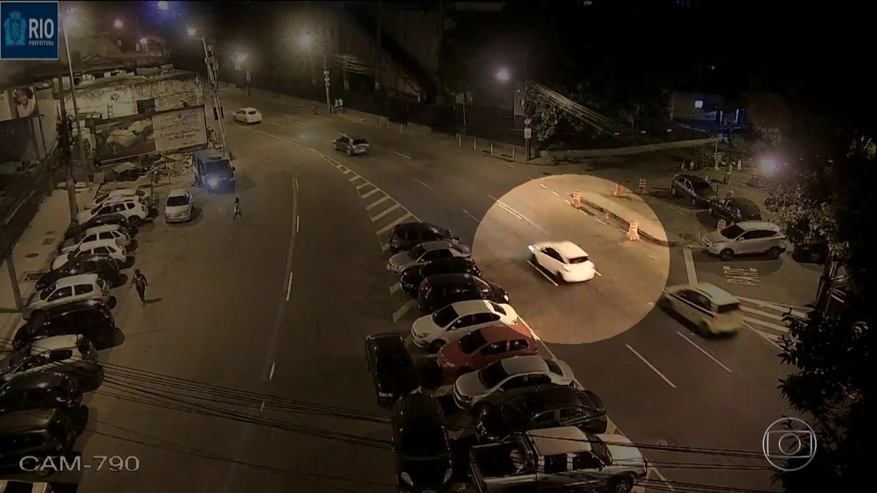 Novas imagens mostram carro de Marielle Franco sendo seguido por dois veículos