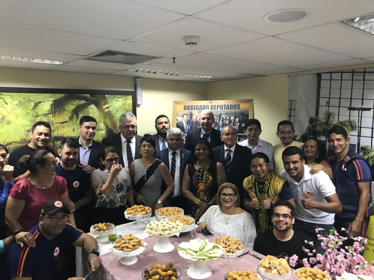 Sintesac comemora queda da terceirização de Tião Viana com café da manhã na Aleac