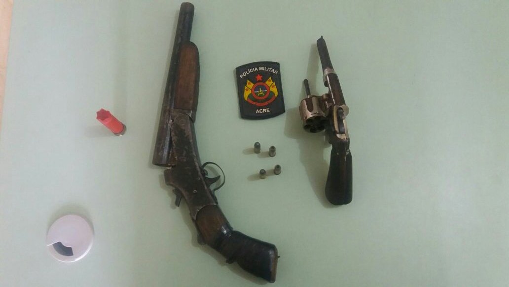 Após tentativa de homicídio, PM apreende duas armas de fogo em Acrelândia