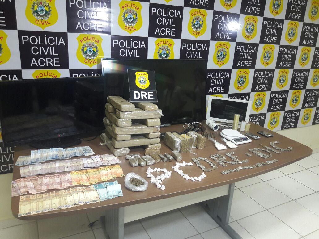 Após um ano de investigação, polícia fecha boca de fumo que funcionava em distribuidora