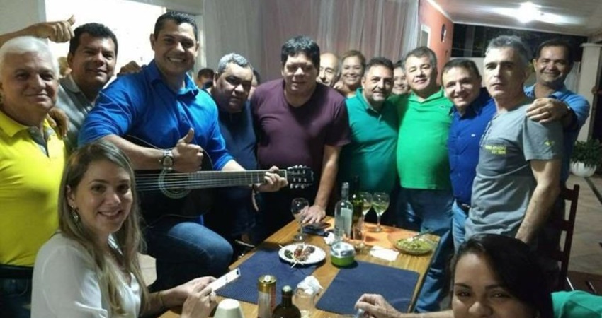 “Churrasquinho” revela possível nova chapa da oposição com Ulysses, Sales e Bittar